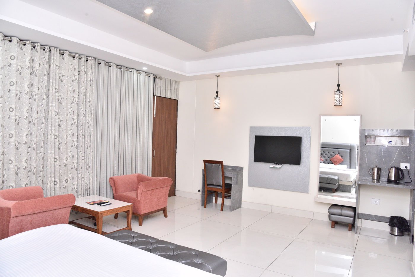 Luxurious Couple Hotel in Dalhousie