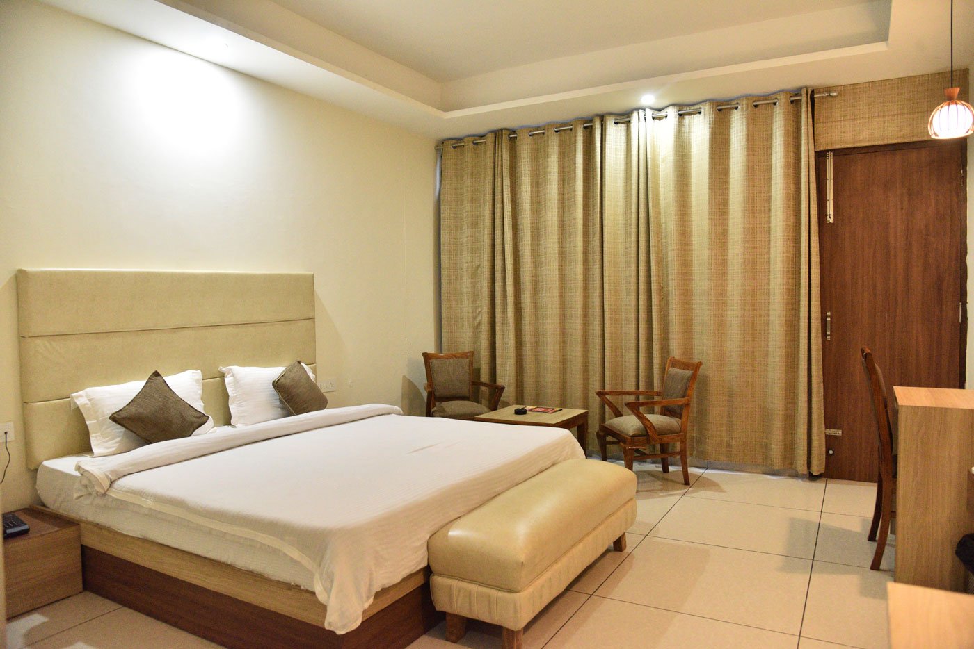Luxurious Couple Hotel in Dalhousie